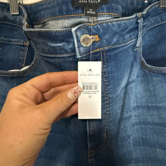 Ann Taylor The Boot mid rise NWT Classic Blue Women's Jeans Size 18 curvy - Picture 4 of 16